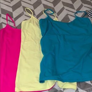 Tanks tops (3)